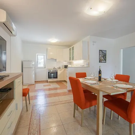 Mares Apartment *